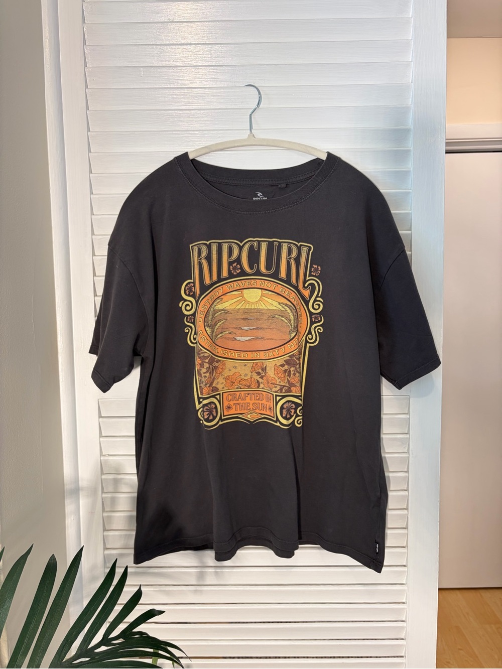 Rip Curl Gray Short-Sleeve Graphic Tee with Sunset Crest